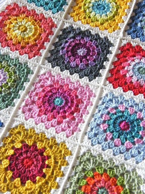 Happy Flower Crochet Granny Square